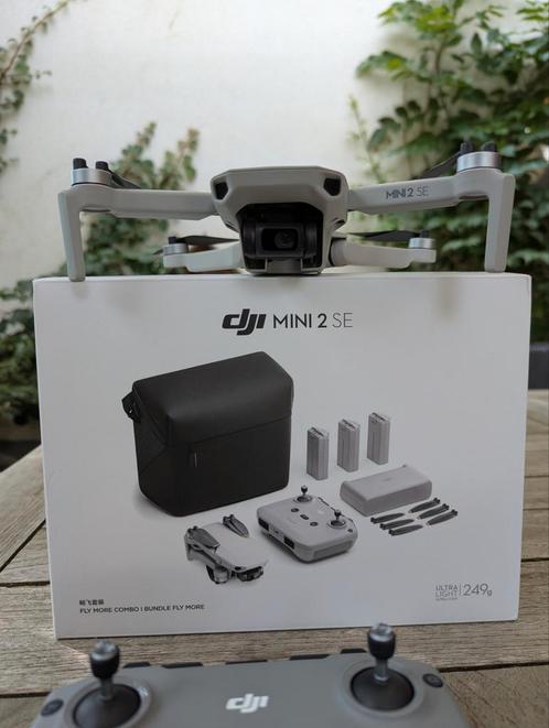 DJI Mini 2 SE Fly More Combo amper gebruikt, Audio, Tv en Foto, Drones, Zo goed als nieuw, Drone met camera, Ophalen of Verzenden