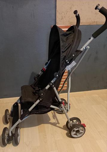 Opvouwbare kinderwagen met regenhoes beschikbaar voor biedingen