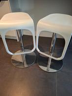 Barkrukken (duo) wit, Huis en Inrichting, Barkrukken, Ophalen, Gebruikt, 90 cm of meer, In hoogte verstelbaar