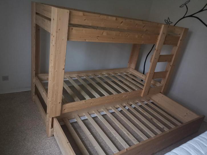 Houten stapelbed voor 3 personen, Huis en Inrichting, Slaapkamer | Stapelbedden en Hoogslapers, Zo goed als nieuw, Stapelbed, 90 cm
