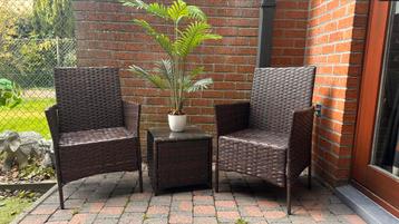 Tuinset – 2 stoelen + tafel beschikbaar voor biedingen