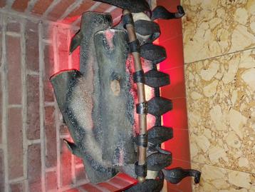  Vintage valse haard met verlichting op stalen rooster beschikbaar voor biedingen