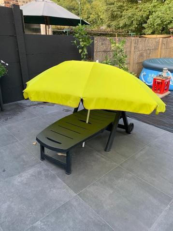 Zomerparasol beschikbaar voor biedingen