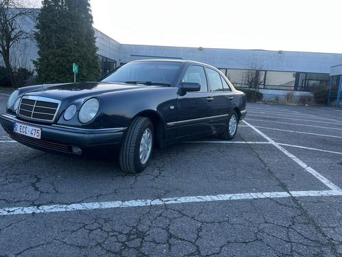 Mercedes e klasse te koop, Auto's, Mercedes-Benz, Particulier, E-Klasse, Benzine, Euro 4, Overige carrosserie, 5 deurs, Automaat