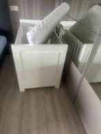 Baby bed met matras, Kinderen en Baby's, Kinderkamer | Bedden, Ophalen, Gebruikt, Minder dan 140 cm, Matras