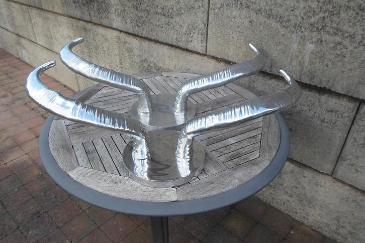 Cornes de buffle Potten en aluminium, Antiquités & Art, Art | Objets design, Enlèvement