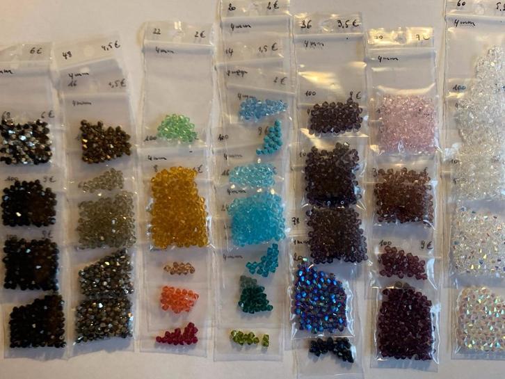 Giga Lot van ca 10.000 kralen voor sieraden met sorteerkast, Hobby & Loisirs créatifs, Fabrication de Perles & Bijoux, Neuf, Perle