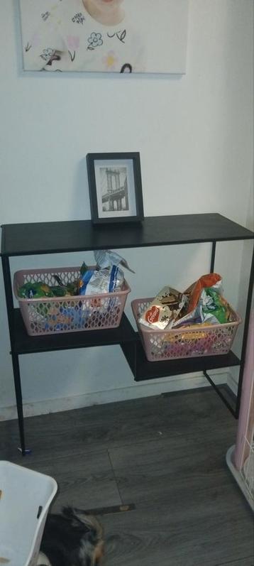 Zwarte sidetable  beschikbaar voor biedingen