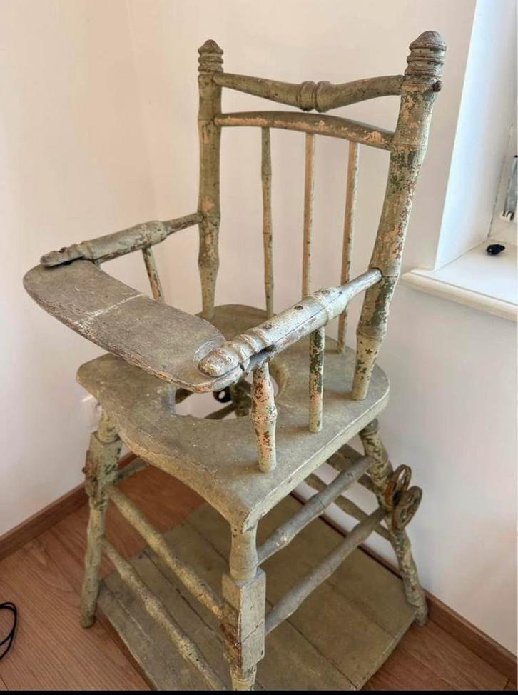 Chaise haute ancienne percée – déco vintage, Antiek en Kunst, Antiek | Meubels | Stoelen en Sofa's, Ophalen