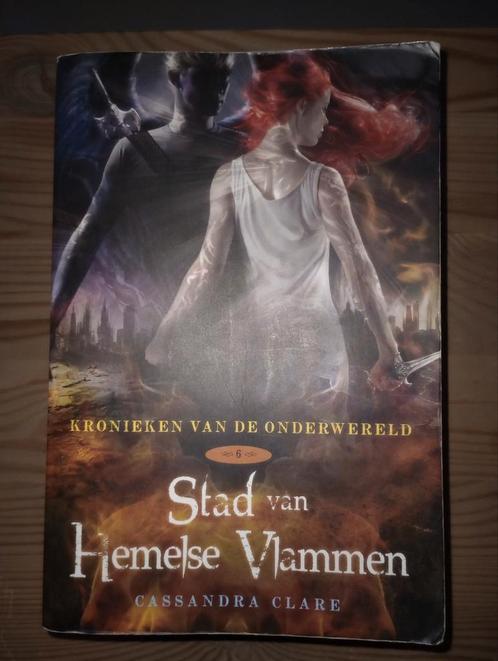 Cassandra Clare - Stad van hemelse vlammen, Livres, Livres pour enfants | Jeunesse | 13 ans et plus, Utilisé, Fiction, Enlèvement ou Envoi