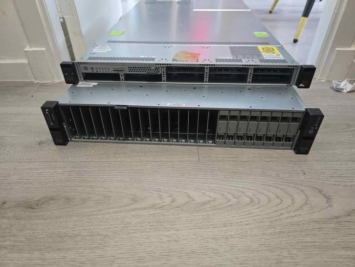 Twee CISCO C220 M3 C240 M3-servers, Computers en Software, Servers, Gebruikt, 2 tot 3 Ghz, 32 GB, Ophalen of Verzenden