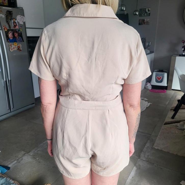 Combinaison courte taille 38/M., Vêtements | Femmes, Combinaisons, Comme neuf, Taille 38/40 (M), Enlèvement ou Envoi