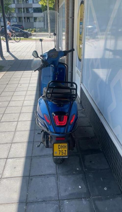 Vespa sprint 80cc b klasse, Fietsen en Brommers, Scooters | Vespa, Zo goed als nieuw, Vespa S, Klasse B (45 km/u), Benzine, Ophalen