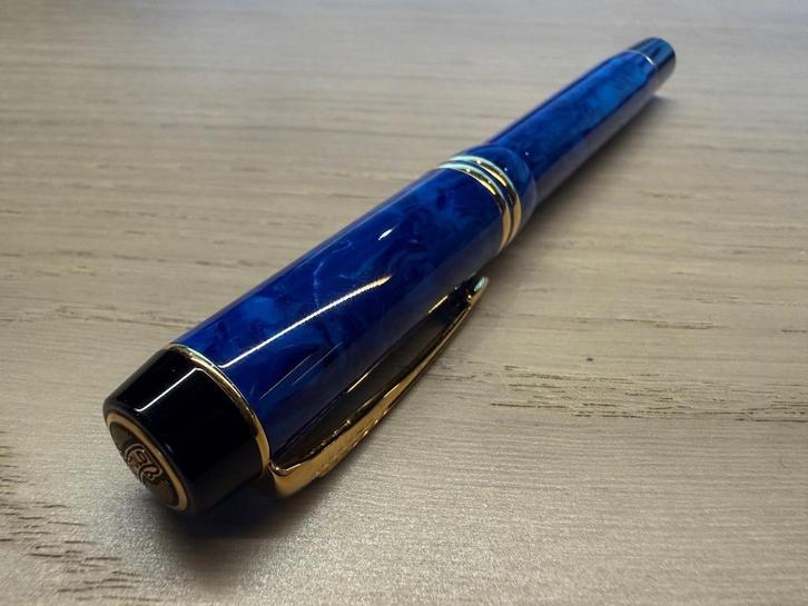 Parker Vintage Lapis Lazuli blue Mark II Vulpen (Zeldzaam), Collections, Stylos, Neuf, Stylo, Parker, Avec boîte, Enlèvement ou Envoi