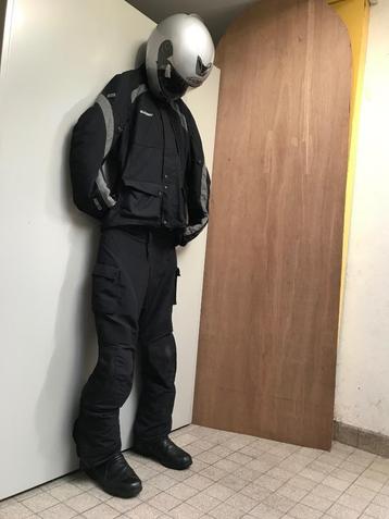 Motorkleding beschikbaar voor biedingen
