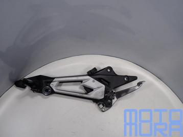 Voetsteun rechts voor de Kawasaki Z800 2012 - 2016 Z 800 rec beschikbaar voor biedingen