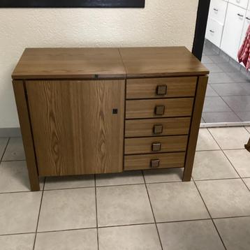 Naaimachine Retro beschikbaar voor biedingen