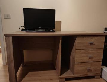 Bureau disponible aux enchères