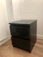 Nachtkastje Ikea ‘Malm’ zwart, Huis en Inrichting, Slaapkamer | Nachtkastjes, Ophalen, Gebruikt, Hout