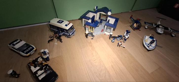 Lot Playmobil sur le thème police + bande d'escrocs, Enfants & Bébés, Jouets | Playmobil, Utilisé, Enlèvement ou Envoi