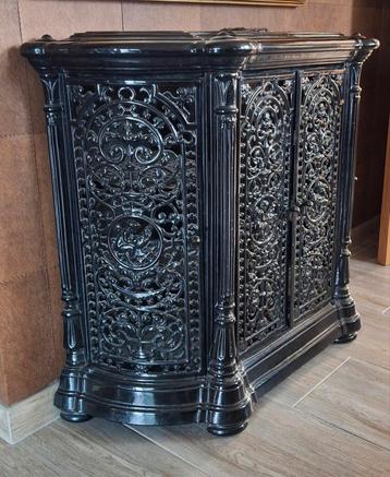 Antiek gietijzeren kolenkachel anno 1910 beschikbaar voor biedingen