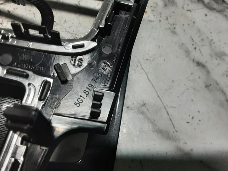 DIVERS DIVERS Volkswagen Golf VII (AUA) (5G1819743E), Autos : Pièces & Accessoires, Autres pièces automobiles, Volkswagen, Utilisé