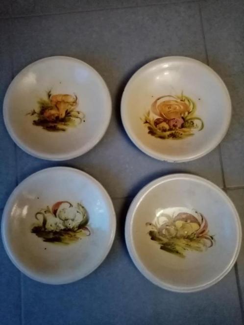 4 sierborden eetborden borden thema paddenstoelen ( retro ), Huis en Inrichting, Keuken | Servies, Bord(en), Aardewerk, Ophalen of Verzenden