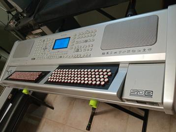 Ketron sd8 Do 2 ou Do 3 basses belge, Enlèvement, Comme neuf