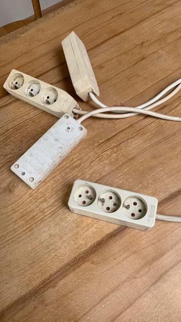 Set van 4 stekkerdozen- verschillende lengtes beschikbaar voor biedingen