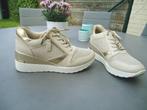Zachtroze sneakers, Ophalen of Verzenden, Zo goed als nieuw, Sneakers
