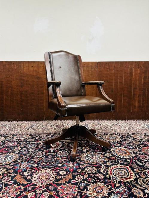 Engels Klassiek Chesterfield Bureaustoel, Antiek en Kunst, Antiek | Kantoor en Zakelijk, Ophalen of Verzenden