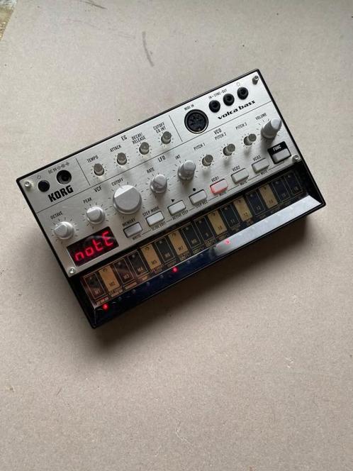 KORG Volca Bass, Muziek en Instrumenten, Drumcomputers, Zo goed als nieuw, Korg, Ophalen