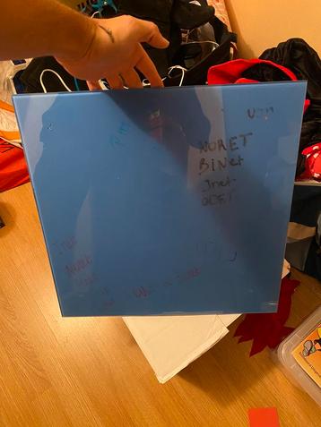 Magneet & Markerborden blauw & rood beschikbaar voor biedingen