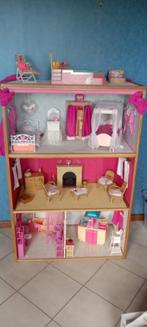 Barbie houten ingericht huis, Kinderen en Baby's, Ophalen, Zo goed als nieuw, Poppenhuis