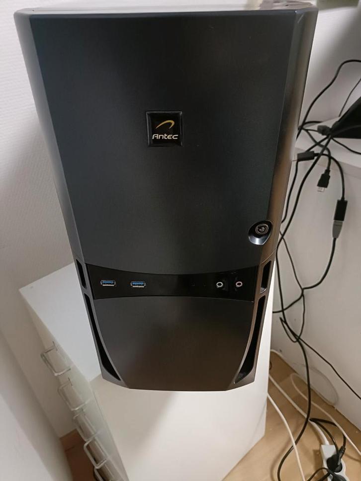 PC de jeu bas de gamme i7 4e génération R9 380, Informatique & Logiciels, Ordinateurs de bureau, Utilisé, 3 à 4 Ghz, HDD, SSD