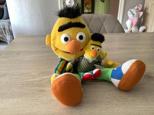 Sesamstraat Bert pluche handpop speelset (40 cm), Kinderen en Baby's, Speelgoed | Knuffels en Pluche, Zo goed als nieuw, Overige typen
