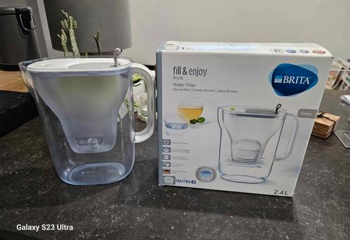 Carafe Brita 2,4L blanche en parfaite état, Elektronische apparatuur, Waterontharders, Zo goed als nieuw, Ophalen