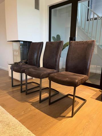 Eetkamer stoelen beschikbaar voor biedingen