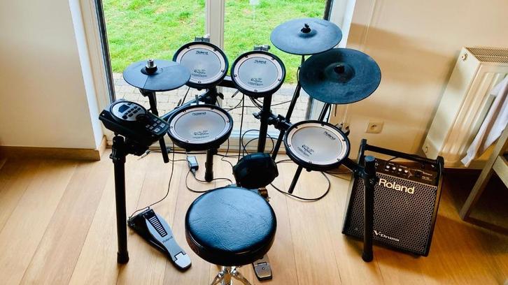 Elektronisch drumstel Roland TD-11 met muziekbox en stoel, Muziek en Instrumenten, Drumstellen en Slagwerk, Gebruikt, Roland, Elektronisch
