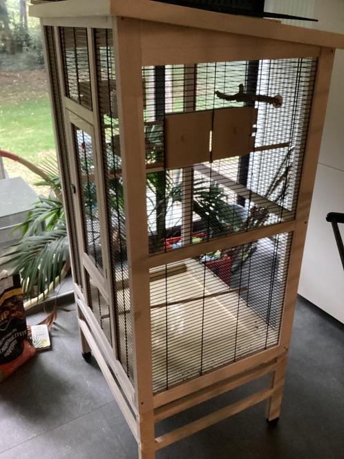 Grote kanarie/parkieten kooi, Dieren en Toebehoren, Vogels | Hokken en Kooien, Zo goed als nieuw, Volière, Hout, Ophalen