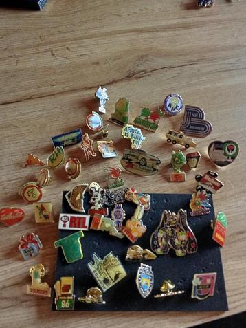 Pin's collectie  beschikbaar voor biedingen