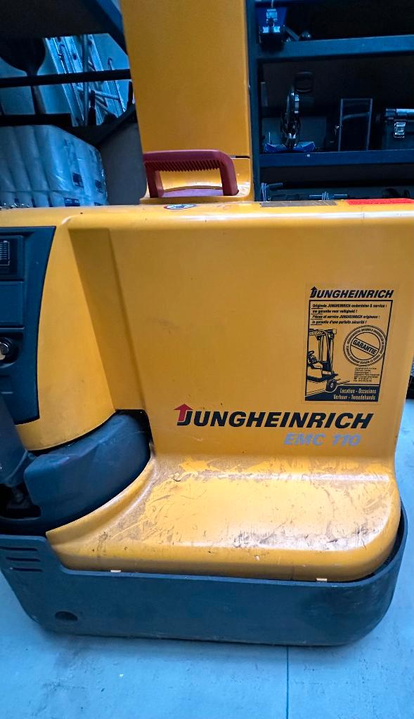 Gerbeur Jungheinrich EMC 110–1T–Batterie, Articles professionnels, Machines & Construction | Chariots élévateurs & Transport interne