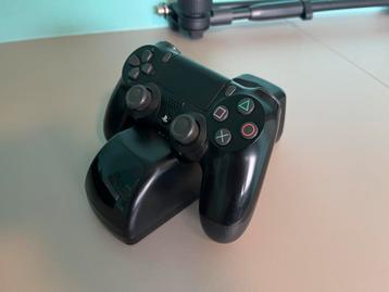 Playstation 4 controller inclusief charging dock beschikbaar voor biedingen