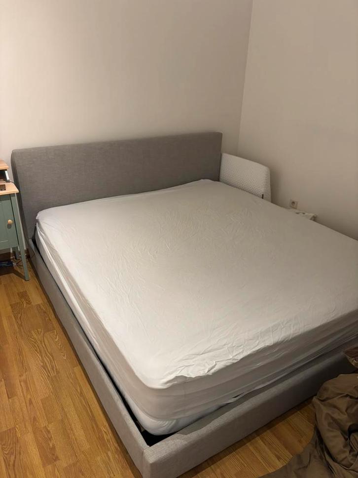 Lit Hypnia 180200 – Style ras le sol (cadre + sommier), Maison & Meubles, Chambre à coucher | Lits boxsprings, Comme neuf, 200 cm