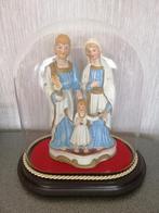 Maria en Jozef met kindje Jezus onder glazen stolp., Zo goed als nieuw, Ophalen