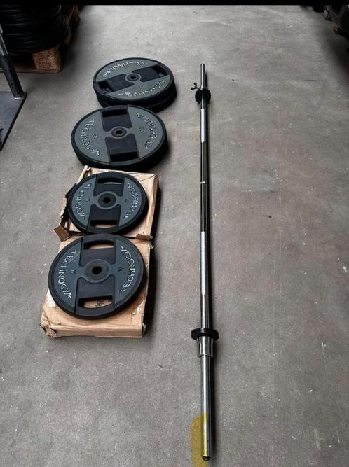 Nieuwe 120kg Technogym Rubberen Pu Gewichten + Barbell 200cm, Sports & Fitness, Équipement de fitness, Neuf, Plaques d'haltères