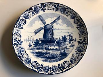 Deux assiettes murales bleues de Delft
