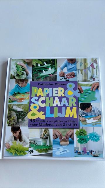 Catharine Woram - Papier & schaar & lijm beschikbaar voor biedingen