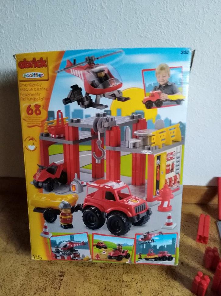 speelgoed brandweerkazerne, Enfants & Bébés, Jouets | Circuits, Comme neuf, Autres marques, À monter soi-même, Enlèvement