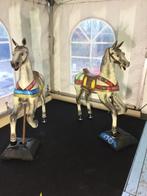 2 Carrousel Draaimolen Kermis kermispaard Paard Pipowagen, Antiquités & Art, Enlèvement ou Envoi